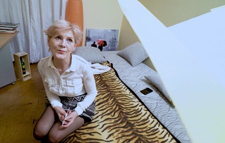 Парень "завалил" секасную старушку из Собеса и получает весь пакет социальных гарантий.